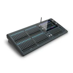 Chamsys QuickQ 30 4-Universe DMX Lighting Control Console(Chamsys Quickq 30 4 Universe Dmx Lighting Control Console)