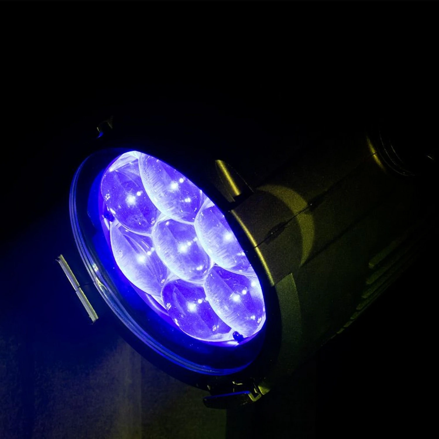 ADJ Encore Z7LP 7 X 20-Watt 4-In-1 Color Mixing RGBL LED Par Fixture(Adj Encore Z7lp 7 X 20 Watt 4 In 1 Color Mixing Rgbl Led Par Fixture) 8 ADJ Encore Z7LP 7 X 20-Watt 4-In-1 Color Mixing RGBL LED Par Fixture(Adj Encore Z7lp 7 X 20 Watt 4 In 1 Color Mixing Rgbl Led Par Fixture) - Image 8